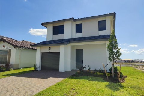 House in Ave Maria, Florida 3 bedrooms № 2019792 - photo 6