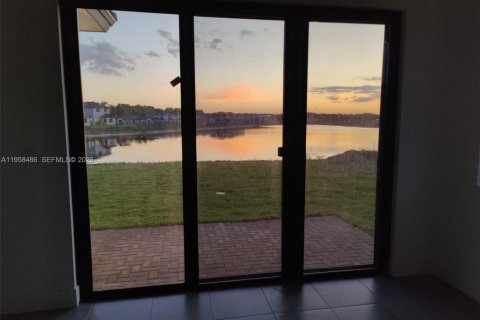 House in Ave Maria, Florida 3 bedrooms № 2019792 - photo 5