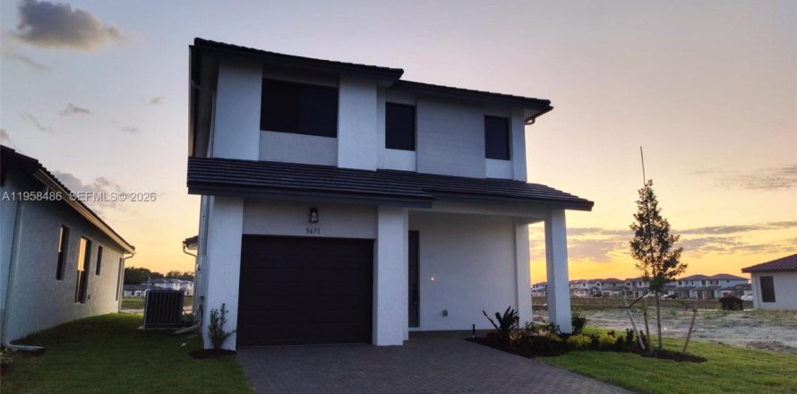 House in Ave Maria, Florida 3 bedrooms № 2019792