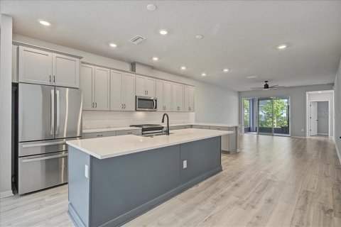 Villa ou maison à vendre à Apollo Beach, Floride: 3 chambres, 161.65 m2 № 2415207 - photo 4