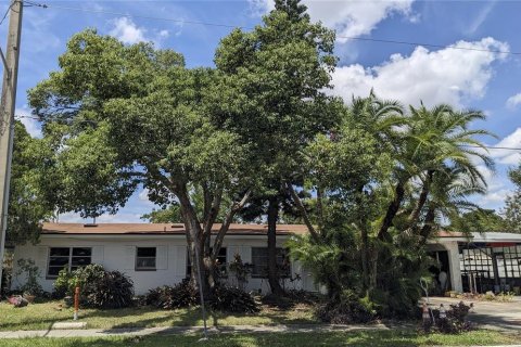 House in Orlando, Florida 4 bedrooms, 171.13 sq.m. № 1879605 - photo 1