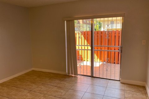Copropriété à vendre à Miami, Floride: 1 chambre, 71.53 m2 № 2083754 - photo 4