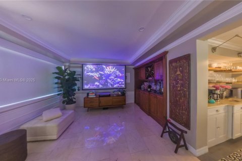 House in Coral Gables, Florida 5 bedrooms, 244.24 sq.m. № 1740133 - photo 29