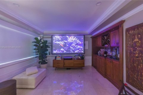 House in Coral Gables, Florida 5 bedrooms, 244.24 sq.m. № 1740133 - photo 30