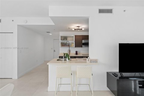 Снять в аренду кондоминиум в Майами, Флорида 3 спальни, 154.4м2, № 2008553 - фото 12