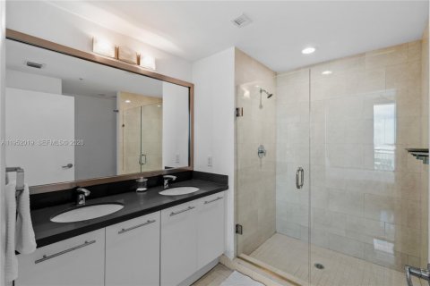 Снять в аренду кондоминиум в Майами, Флорида 3 спальни, 154.4м2, № 2008553 - фото 18