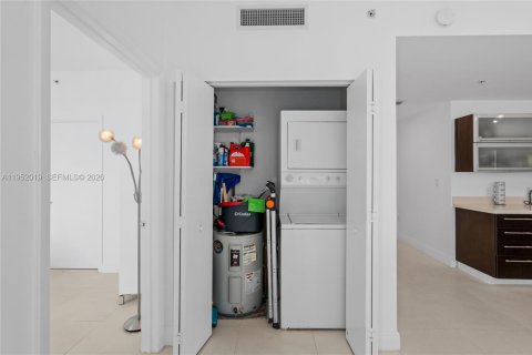 Снять в аренду кондоминиум в Майами, Флорида 3 спальни, 154.4м2, № 2008553 - фото 24