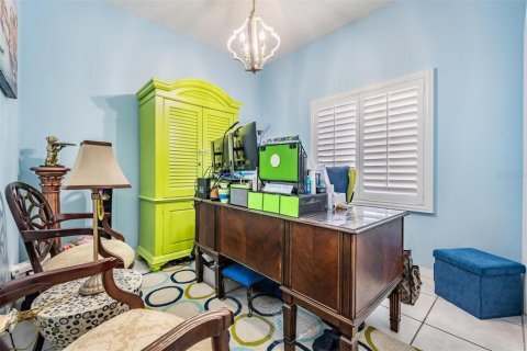 House in Tampa, Florida 5 bedrooms, 305.83 sq.m. № 1637254 - photo 24
