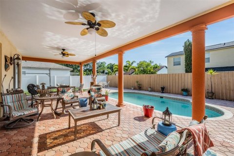 House in Tampa, Florida 5 bedrooms, 305.83 sq.m. № 1637254 - photo 14