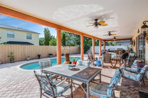 House in Tampa, Florida 5 bedrooms, 305.83 sq.m. № 1637254 - photo 11