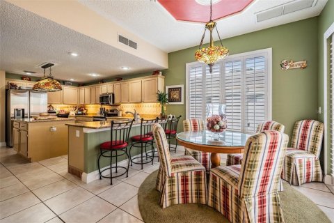 House in Tampa, Florida 5 bedrooms, 305.83 sq.m. № 1637254 - photo 15