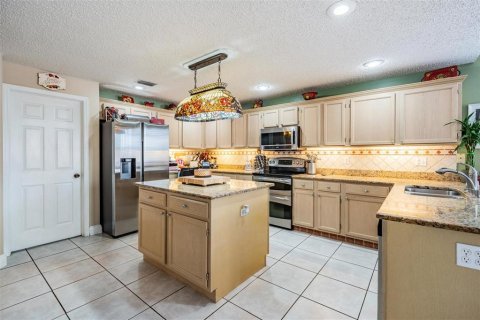 House in Tampa, Florida 5 bedrooms, 305.83 sq.m. № 1637254 - photo 18