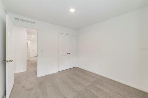 Townhouse in Oviedo, Florida 3 bedrooms, 170.57 sq.m. № 1406649 - photo 21