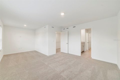 Townhouse in Oviedo, Florida 3 bedrooms, 170.57 sq.m. № 1406649 - photo 16
