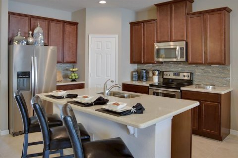 Townhouse in Oviedo, Florida 3 bedrooms, 170.57 sq.m. № 1406649 - photo 3