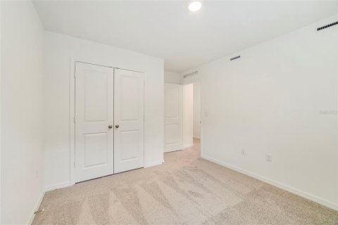 Townhouse in Oviedo, Florida 3 bedrooms, 170.57 sq.m. № 1406649 - photo 23