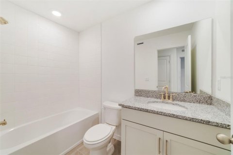 Townhouse in Oviedo, Florida 3 bedrooms, 170.57 sq.m. № 1406649 - photo 19
