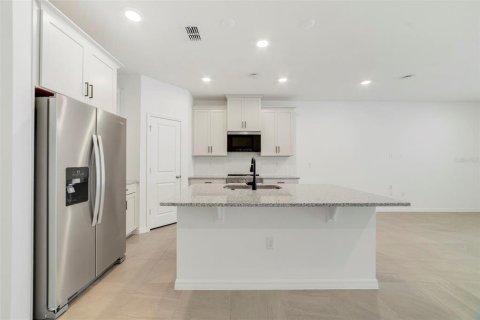 Townhouse in Oviedo, Florida 3 bedrooms, 170.57 sq.m. № 1406649 - photo 6