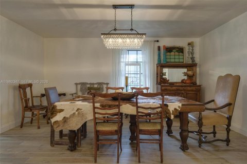 House in LaBelle, Florida 3 bedrooms, 254.46 sq.m. № 2062360 - photo 12