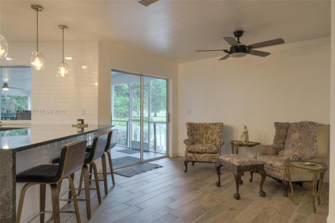 House in LaBelle, Florida 3 bedrooms, 254.46 sq.m. № 2062360 - photo 11