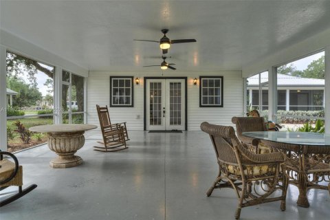 House in LaBelle, Florida 3 bedrooms, 254.46 sq.m. № 2062360 - photo 23