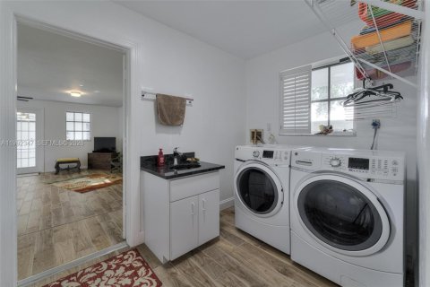 House in LaBelle, Florida 3 bedrooms, 254.46 sq.m. № 2062360 - photo 22