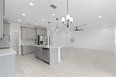 House in Wesley Chapel, Florida 5 bedrooms, 253.25 sq.m. № 2267541 - photo 18