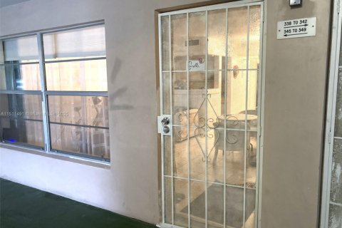 Copropriété à vendre à Lauderdale Lakes, Floride: 1 chambre, 61.5 m2 № 1664812 - photo 27