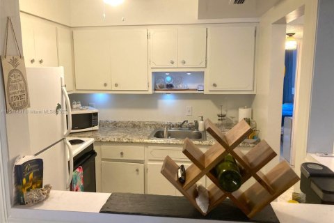 Copropriété à vendre à Lauderdale Lakes, Floride: 1 chambre, 61.5 m2 № 1664812 - photo 6