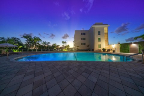 Apartamento en alquiler en Palm Beach, Florida, 2 dormitorios, 109.72 m2 № 742018 - foto 1
