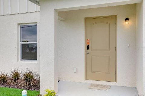 Villa ou maison à vendre à Port Charlotte, Floride: 4 chambres, 190.82 m2 № 1835489 - photo 4