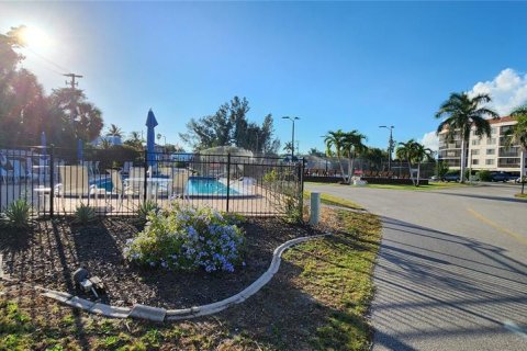 Copropriété à vendre à Punta Gorda, Floride: 2 chambres, 96.34 m2 № 2148464 - photo 25