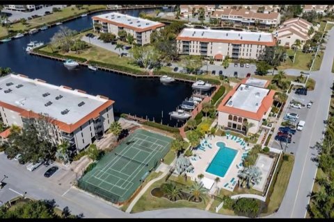 Copropriété à vendre à Punta Gorda, Floride: 2 chambres, 96.34 m2 № 2148464 - photo 28
