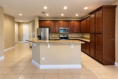 Touwnhouse à louer à Orlando, Floride: 4 chambres, 198.44 m2 № 2425734 - photo 6