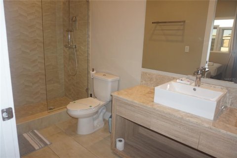 Touwnhouse à vendre à Kissimmee, Floride: 4 chambres, 218.88 m2 № 2109191 - photo 17