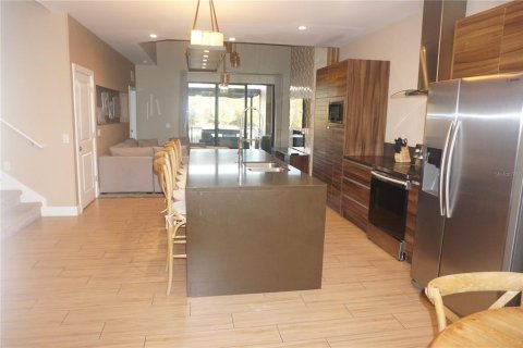 Touwnhouse à vendre à Kissimmee, Floride: 4 chambres, 218.88 m2 № 2109191 - photo 8