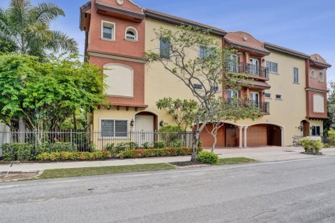Adosado en venta en Fort Lauderdale, Florida, 4 dormitorios, 257.53 m2 № 2274484 - foto 4