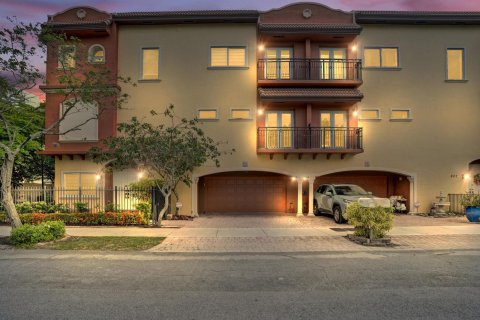 Adosado en venta en Fort Lauderdale, Florida, 4 dormitorios, 257.53 m2 № 2274484 - foto 7