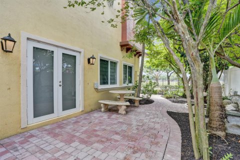 Adosado en venta en Fort Lauderdale, Florida, 4 dormitorios, 257.53 m2 № 2274484 - foto 11