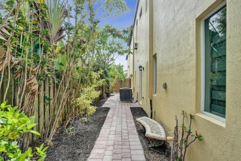 Adosado en venta en Fort Lauderdale, Florida, 4 dormitorios, 257.53 m2 № 2274484 - foto 12