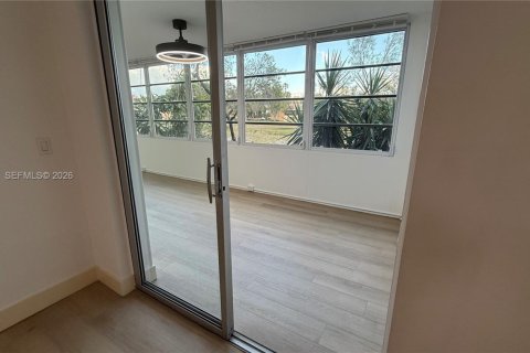 Купить кондоминиум в Маргит, Флорида 1 спальня, 89.19м2, № 2007293 - фото 18