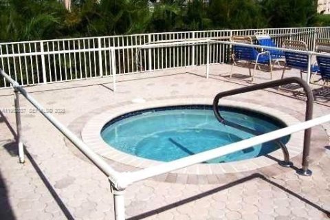 Купить кондоминиум в Маргит, Флорида 1 спальня, 89.19м2, № 2007293 - фото 22