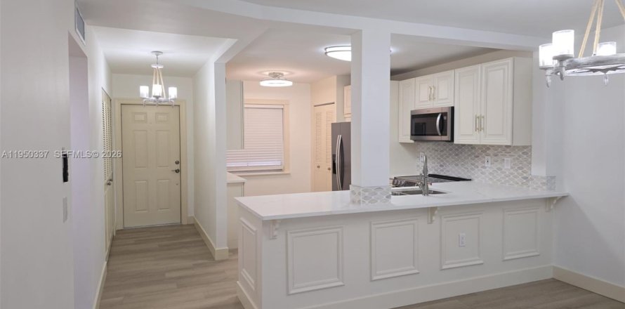 Кондоминиум с 1 спальней в Маргит, Флорида № 2007293