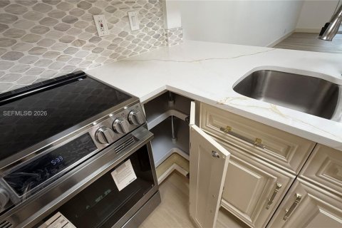 Купить кондоминиум в Маргит, Флорида 1 спальня, 89.19м2, № 2007293 - фото 8