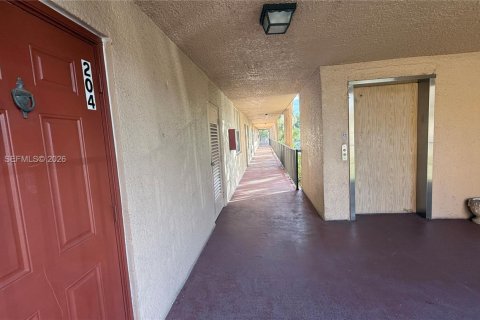 Купить кондоминиум в Маргит, Флорида 1 спальня, 89.19м2, № 2007293 - фото 27