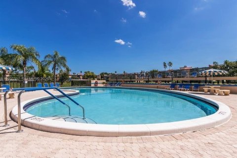 Купить кондоминиум в Маргит, Флорида 1 спальня, 89.19м2, № 2007293 - фото 21