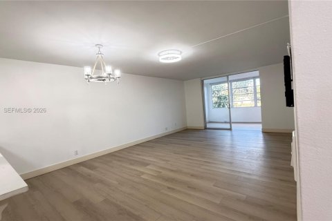 Купить кондоминиум в Маргит, Флорида 1 спальня, 89.19м2, № 2007293 - фото 4