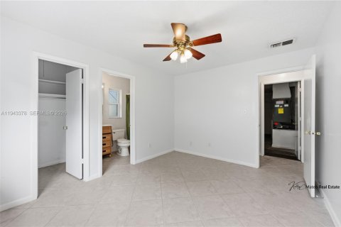 House in Vero Beach, Florida 3 bedrooms, 106.84 sq.m. № 2003004 - photo 4