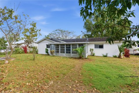 House in Vero Beach, Florida 3 bedrooms, 106.84 sq.m. № 2003004 - photo 21