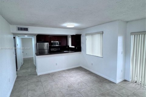 Copropriété à louer à Miami, Floride: 2 chambres, 76.18 m2 № 2001349 - photo 7